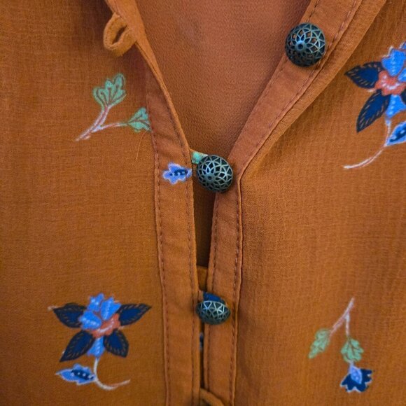 Anthropologie Floral Chiffon Blouse Ruffled Neckline Metal Buttons Size XXS - Picture 10 of 13